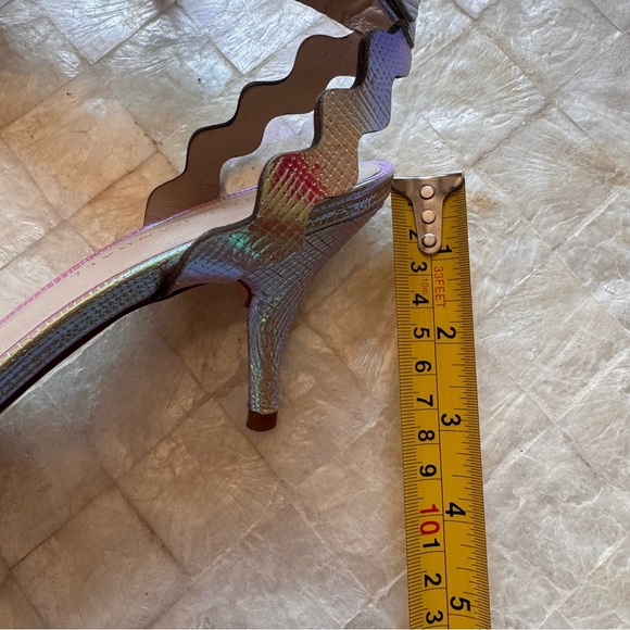 LOEFFLER RANDALL Reina Scalloped Leather Sandal Heels Iridescent Sz 9 - Picture 11 of 11